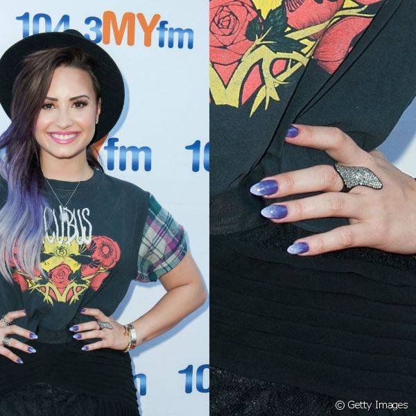 Em junho de 2014, Demi Lovato combinou o tom de roxo das mechas de seus cabelos com o degradê de suas unhas na mesma cor para o evento 104.3 MY FM Presents My Big Night Out